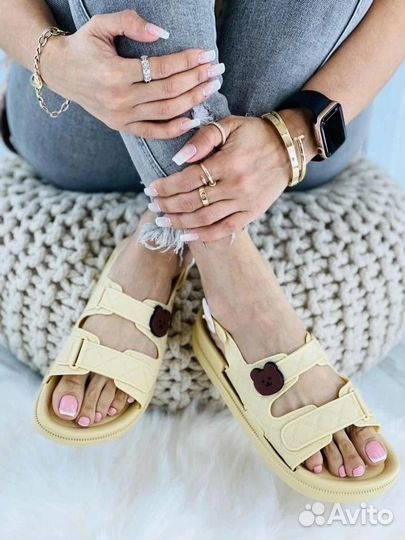 Пакет новой женской обуви 36