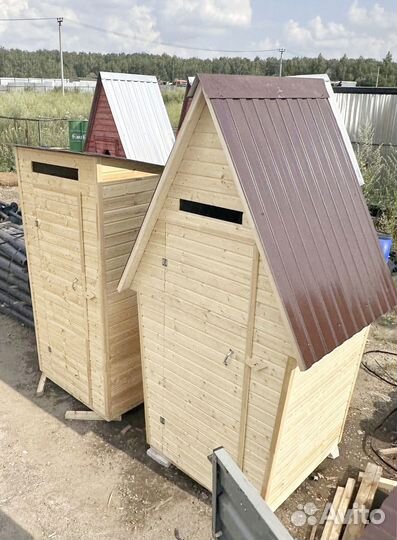 Туалет треугольный двускатный новый