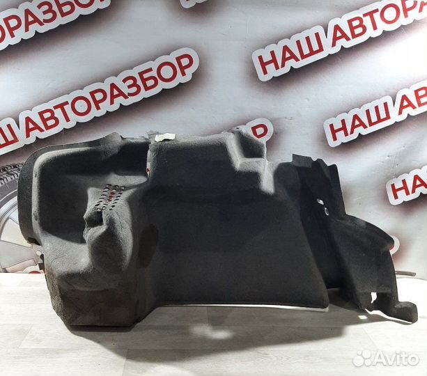 Обшивка багажника задняя правая Volkswagen Polo