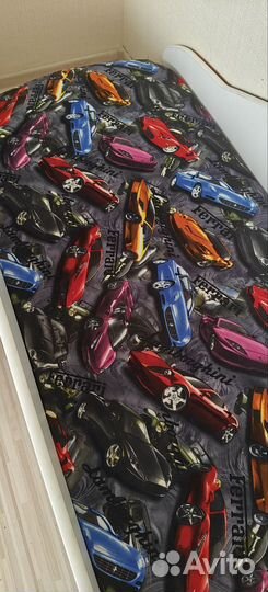 Детская кровать машина