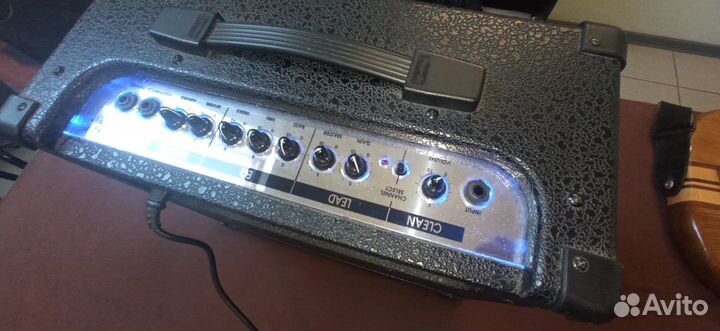 Комбоусилитель Hughes & Kettner гитарный