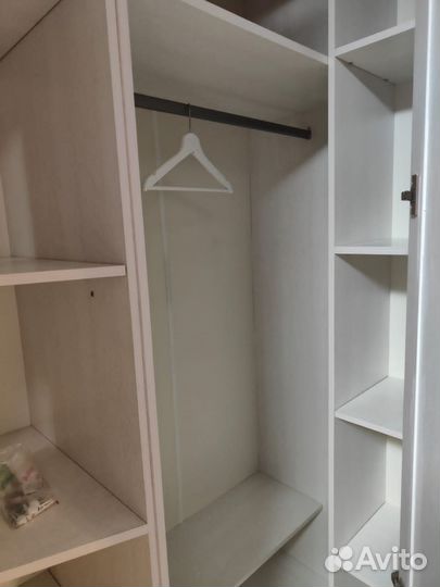 Угловой шкаф белый