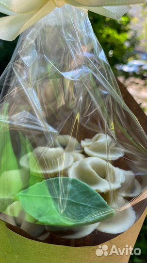 Букет из шоколадных пельменей