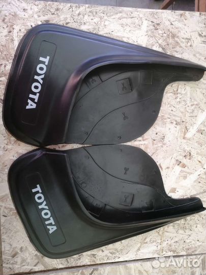 Задние брызговики Toyota универсальные