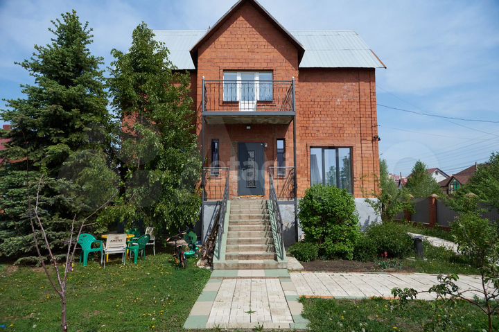 Дом 209,3 м² на участке 10 сот.