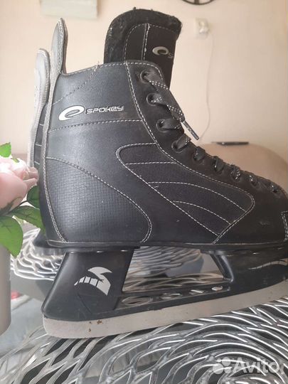 Коньки хоккейные 42 размер