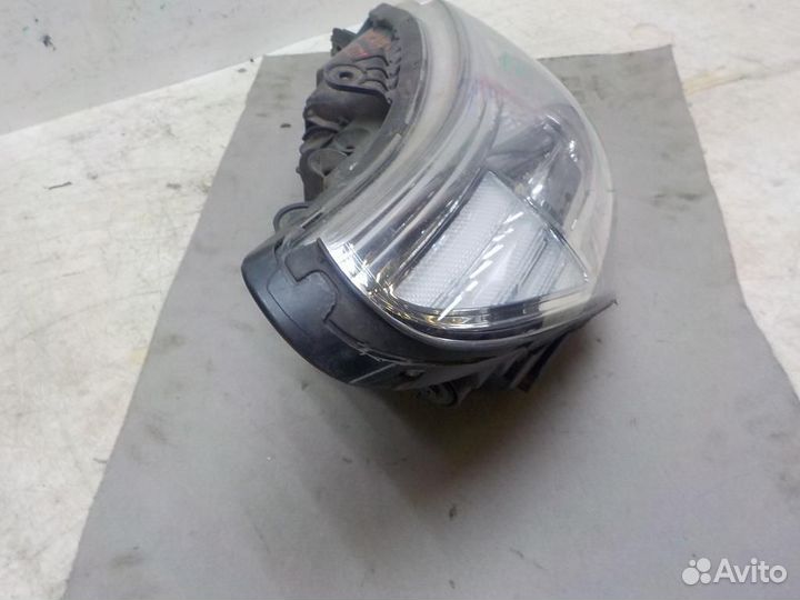 Фара правая Hyundai Equus