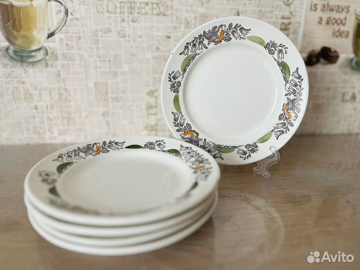 Тарелки десертные 