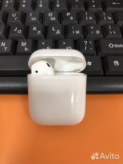 Беспроводные наушники apple airpods 1