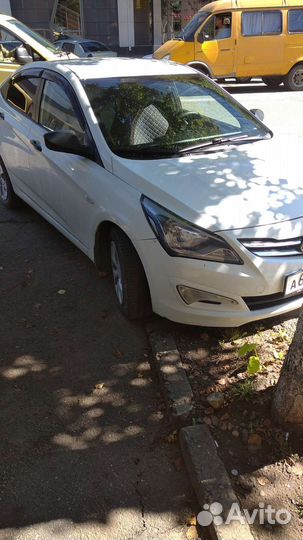 Инструктор по вождению автомобиля