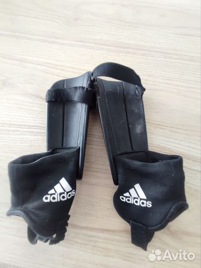 Щитки футбольные детские adidas