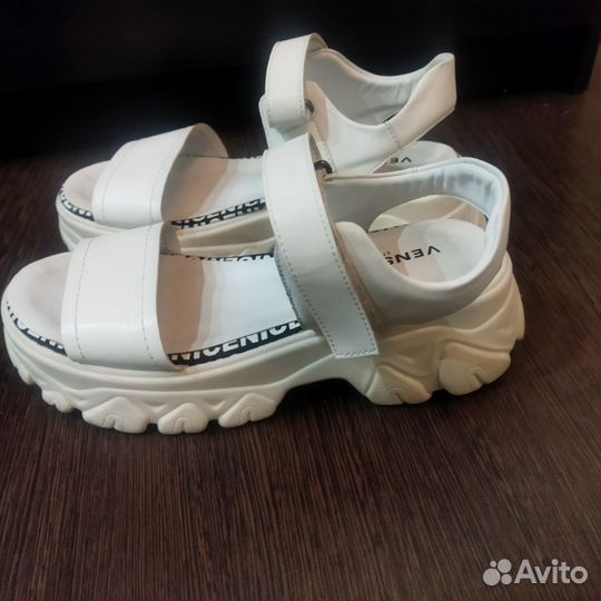 Босоножки женские 37 размер бу