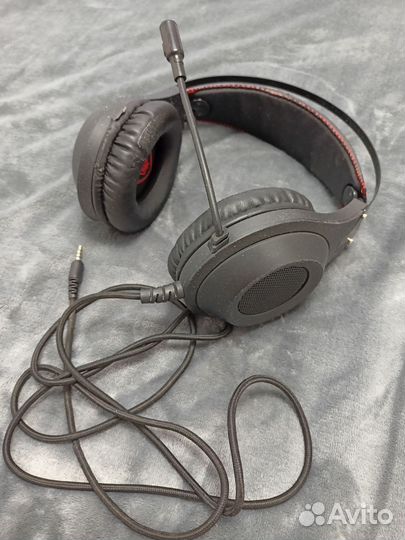 Проводные наушники