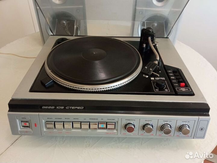 Проигрыватель винила Вега 109