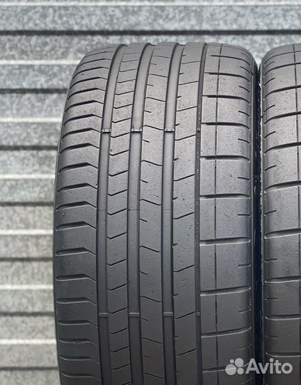 Pirelli P Zero PZ4 245/35 R20 95Y