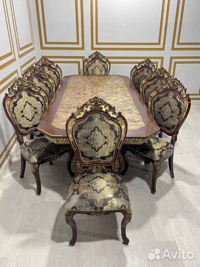 Кухонный стол и стулья