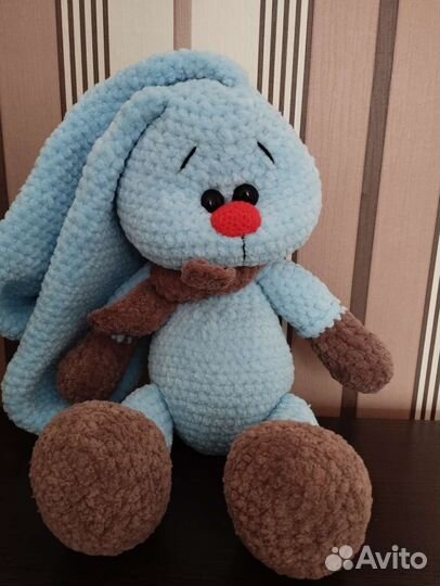 Заяц вязаный