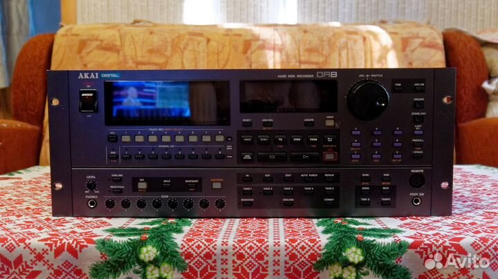 Akai DR 8