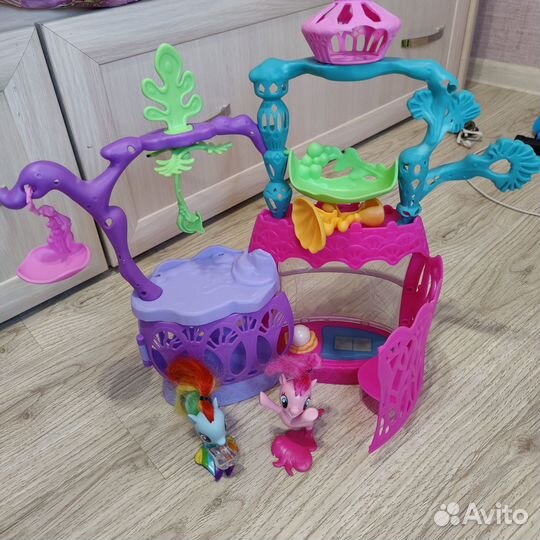 Замок пони русалок