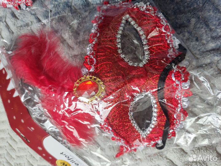 Карнавальная маска женская новая