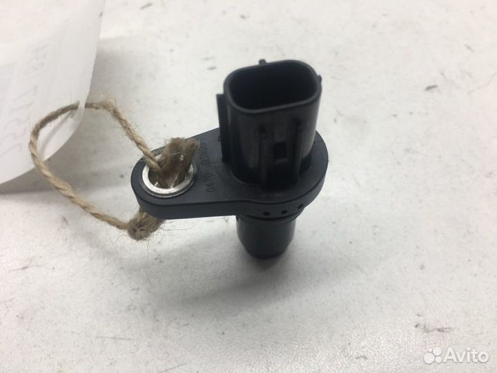 Датчик положения коленвала Toyota Ractis NSP120