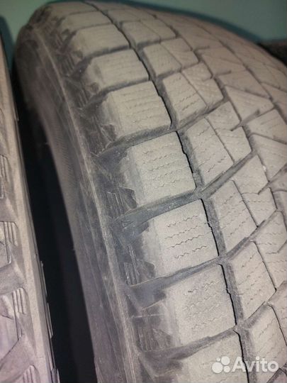 Bridgestone Blizzak DM-V1 215/60 R17
