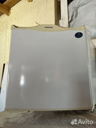 Холодильник маленький