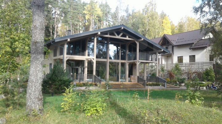 Коттедж 396 м² на участке 27 сот.