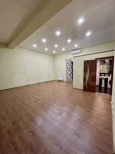 3-к. квартира, 84 м², 1/5 эт.