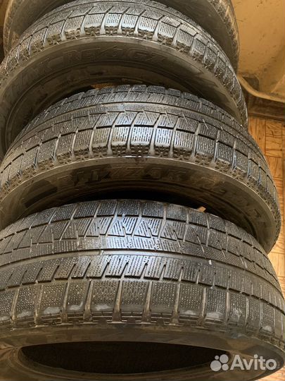 Bridgestone Blizzak Revo GZ 215/60 R17