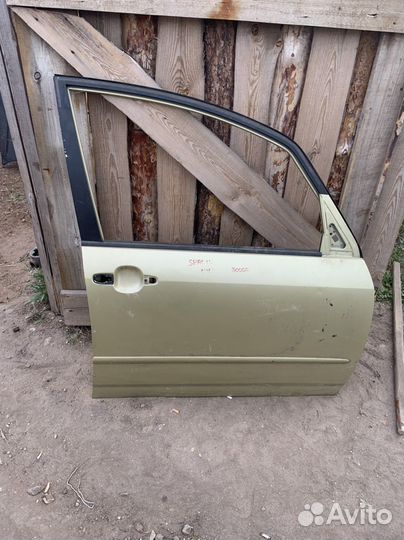 Дерь передняя правая toyota corolla spacio