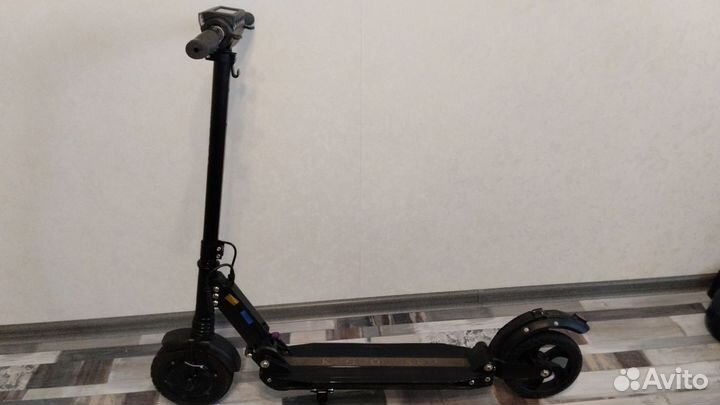 Электросамокат Kugoo S3 (на ходу)
