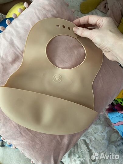 Горка для купания Mother Care / Слюнявчик HB