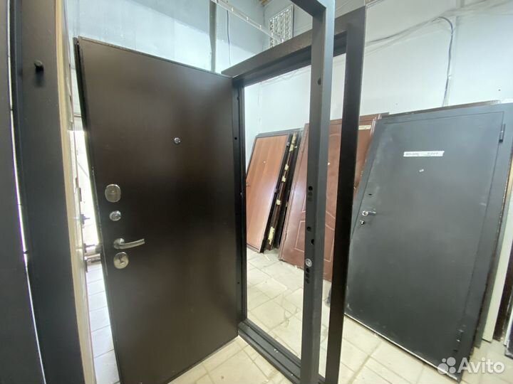Металлическая дверь бу