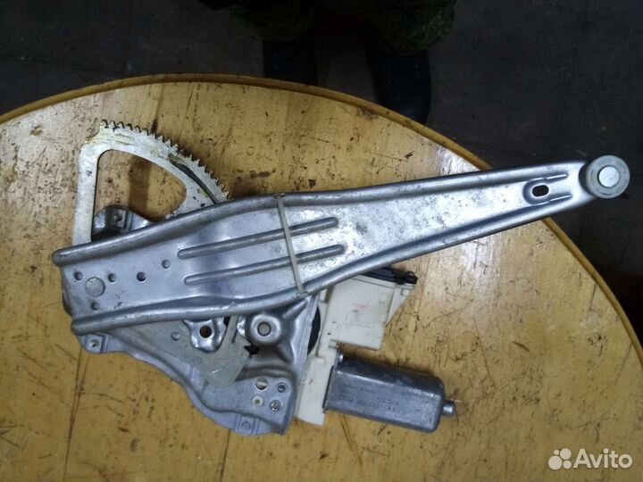 Стеклоподъемник задний правый Тойота королла Е120