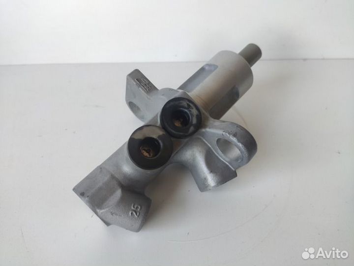 Главный тормозной цилиндр Audi Q5 8R CDN 2008