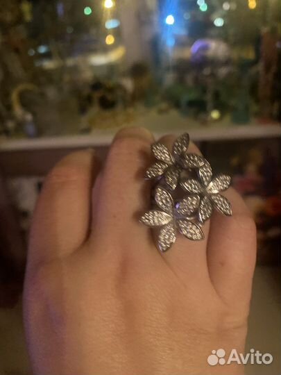 Серебряное кольцо с фианитом