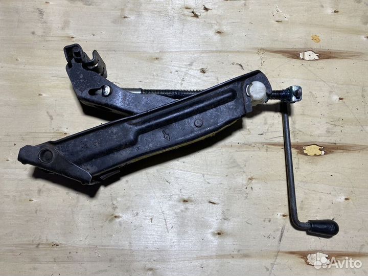 Домкрат штатный Skoda Octavia Tour Арт. 77411