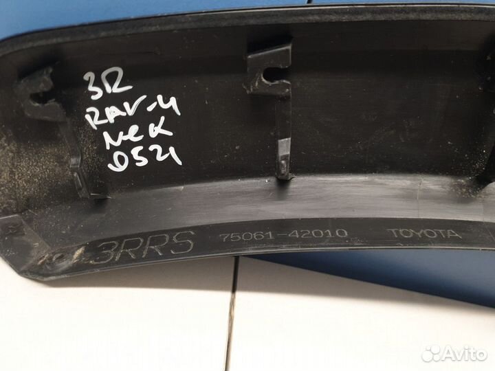 Молдинг двери правый задний Toyota RAV 4 2019