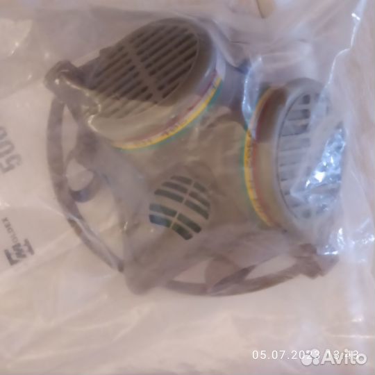 Противогаз с фильтром, распираторы