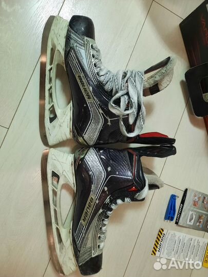 Хоккейные коньки профессиональные Bauer Vapor 1X