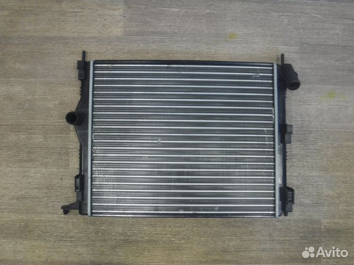 Радиатор охлаждения Renault Logan 2 Almera G15