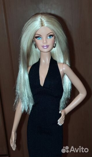 Barbie Pink in pantone Маки