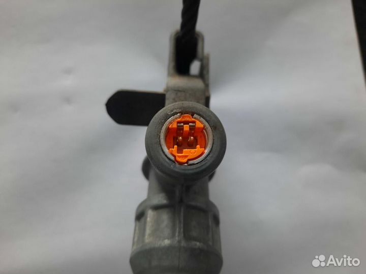 Renault Megane 2 03-09 Ответная часть ремня правая