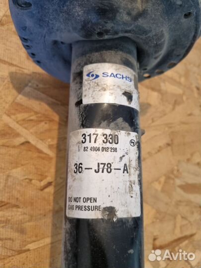 Стойки в сборе VAG