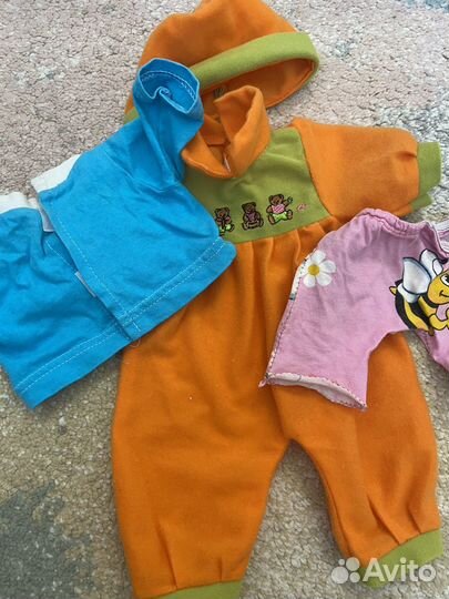 Одежда и пустышка для кукол