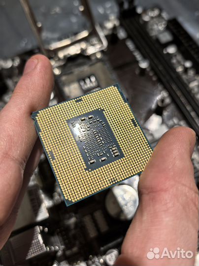 Процессор Intel Core i7 7700