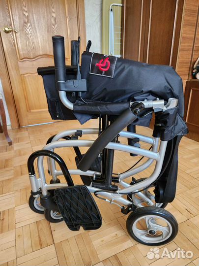 Инвалидное кресло-каталка