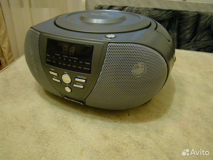 Магнитола Elenberg cd111