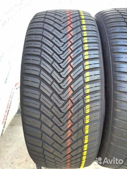 Continental AllSeasonContact 215/45 R18 93V